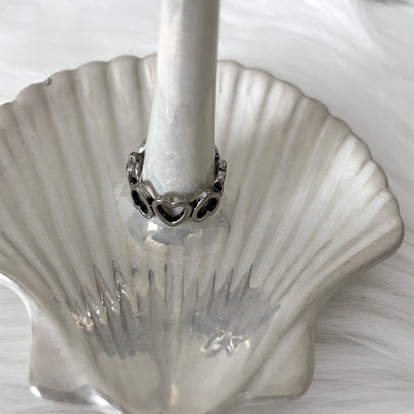 Beautiful repeating Heart design ring, size 6. Antiqued silverplate finish. - Picture 2 of 5